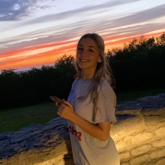 Meet your Posher, Julia - Picture 1 of 1